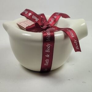 Bath & Body Works White Ceramic Oil Warmer